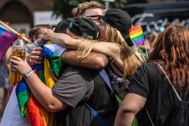 Какво означава да подкрепяш общността през Pride